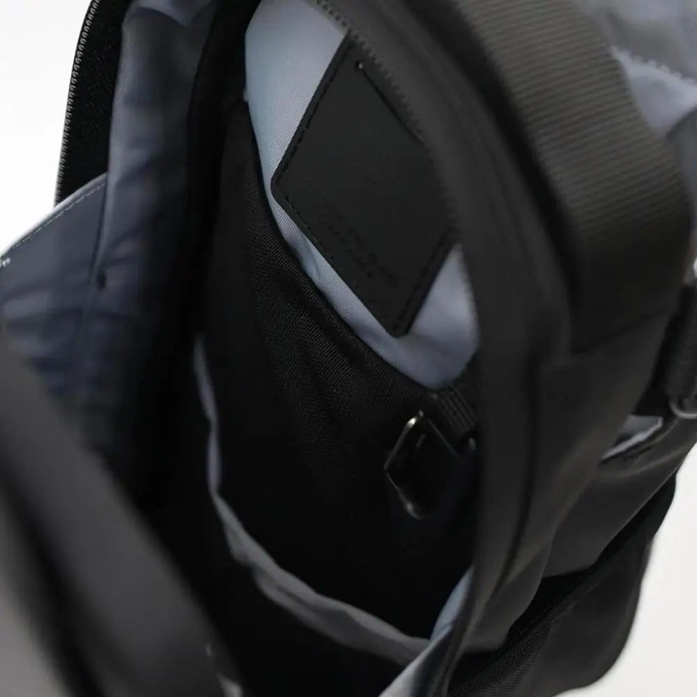 MagnaFit - Magnetic Gym Bag - Pelipper